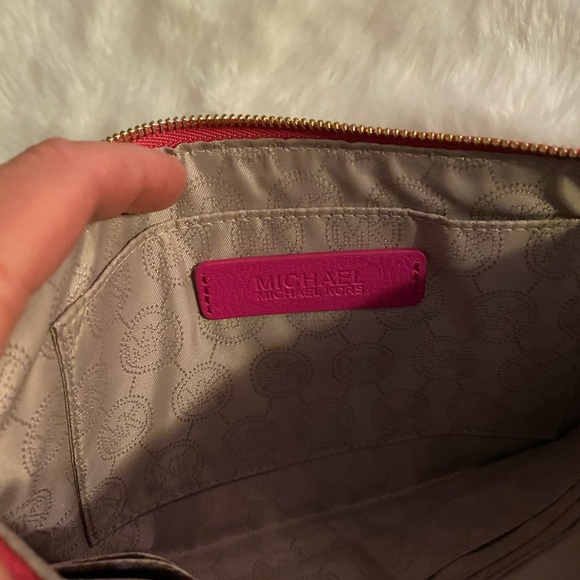 Michael Kors leather clutch - Picture 4 of 5